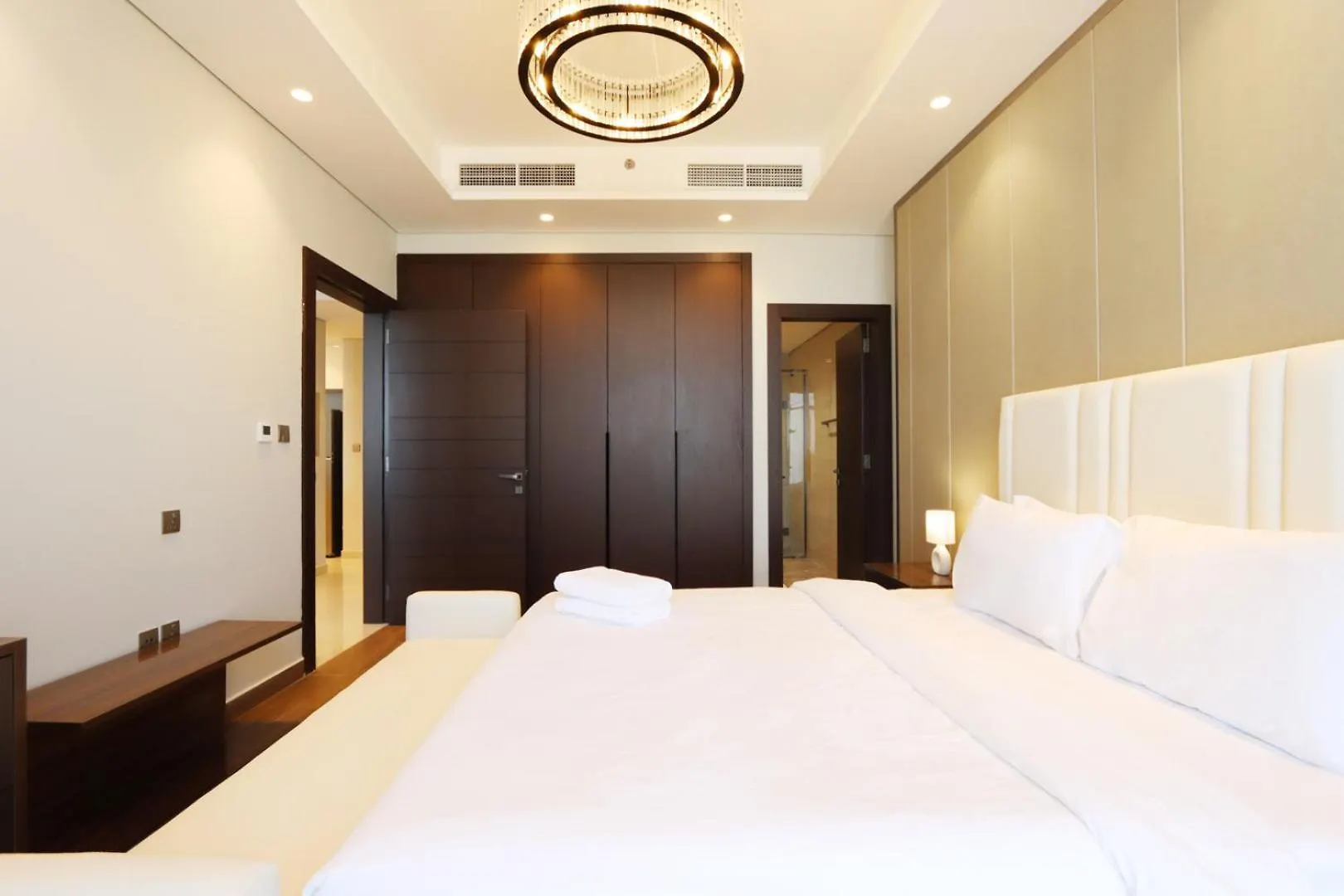 Sleek 1Br With Open Views In Business Bay Apartment Dubai