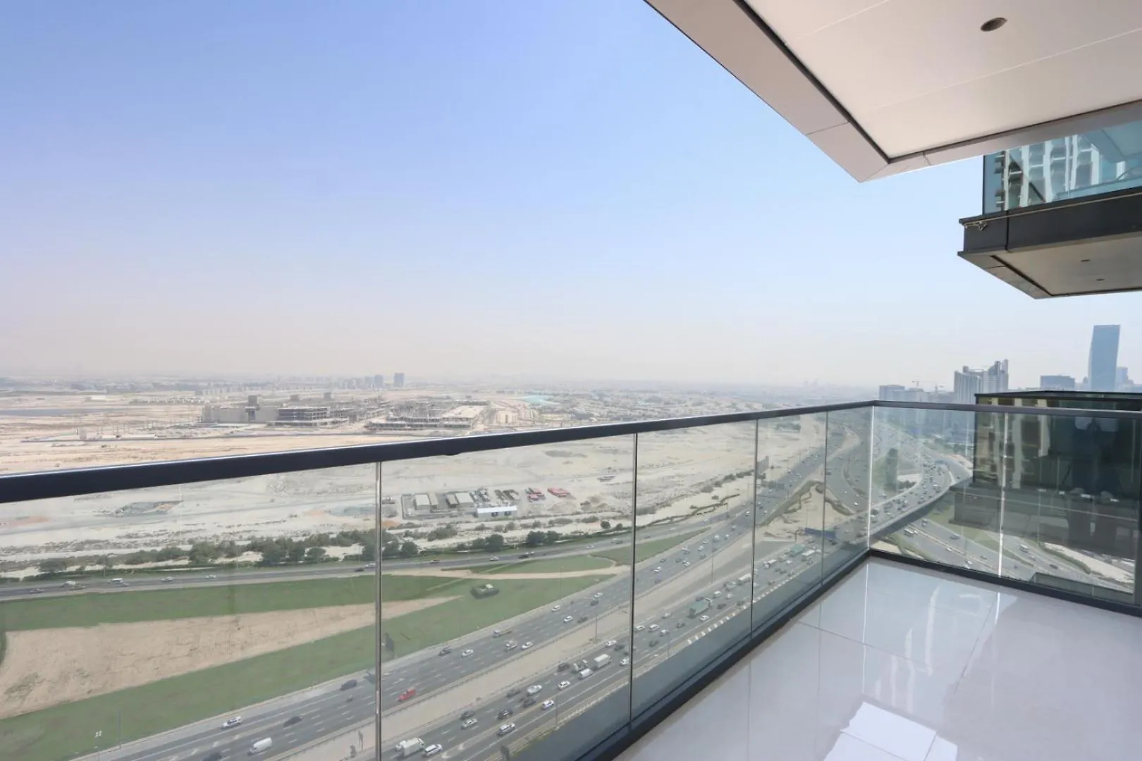 Sleek 1Br With Open Views In Business Bay Apartment Dubai